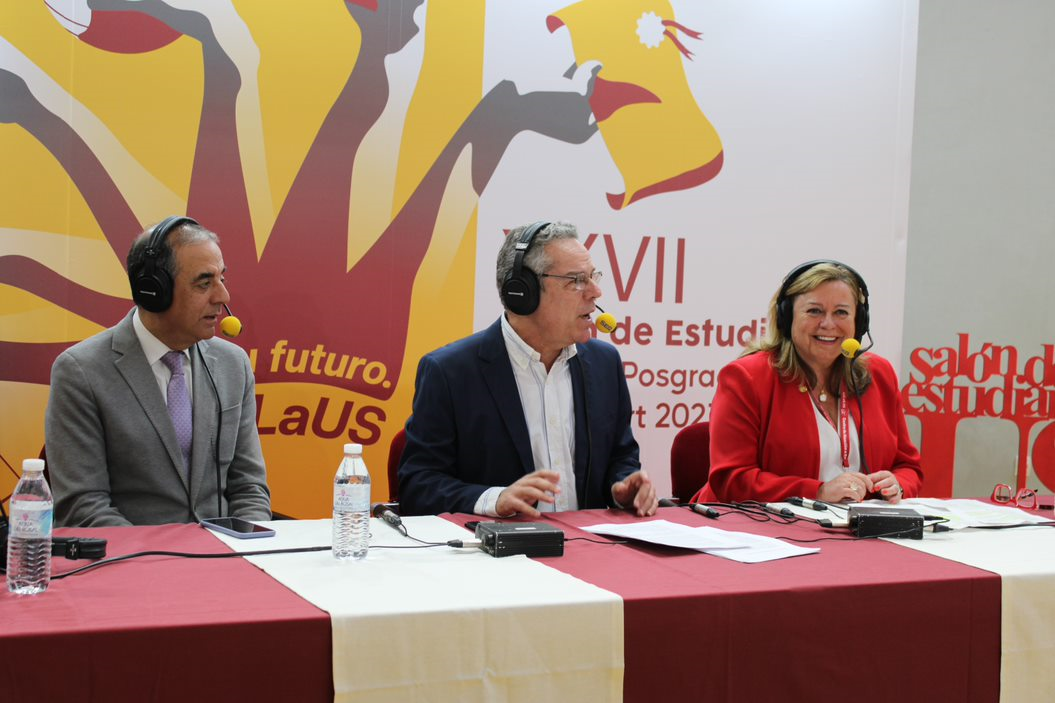 El Rector de la US y la Vicerrectora de Estudiantes en el programa Hoy por hoy Sevilla.